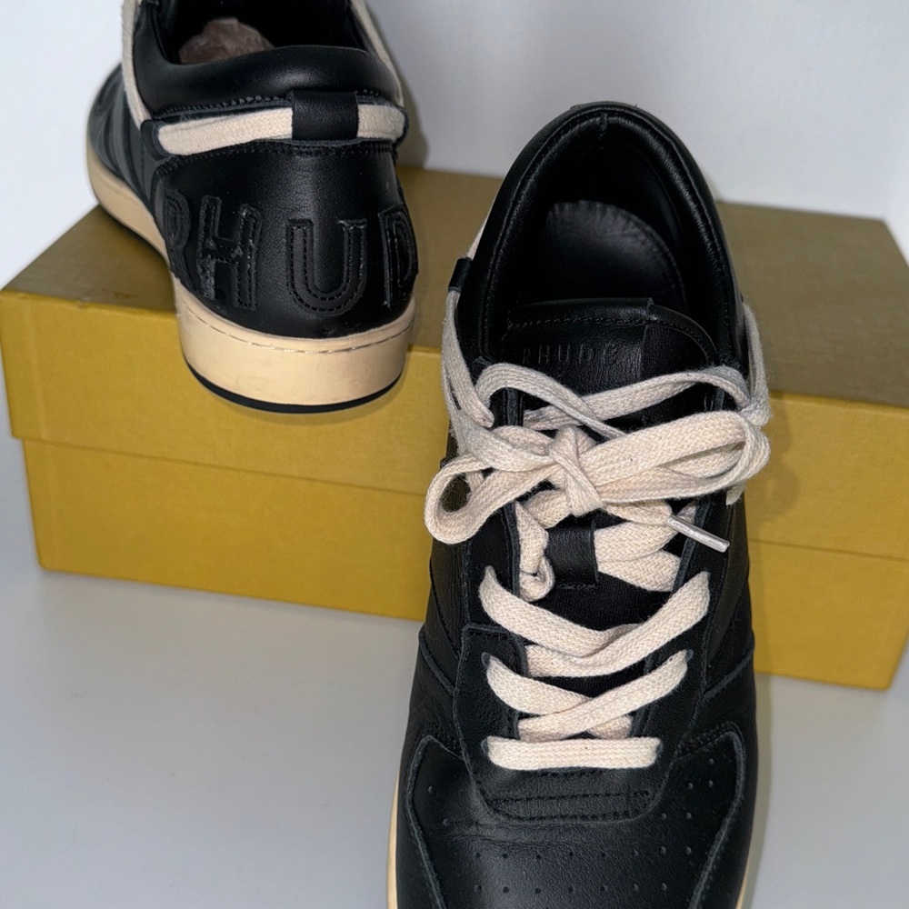 Rhude Rhecess Exclusive Distressed Logo sneaker